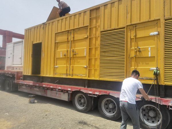 船营除了负载情况和发动机维护，还有哪些因素会影响 200kw 柴油发电机的油耗？