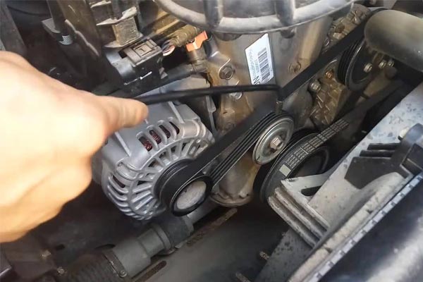 船营转速传感器的工作原理是什么？