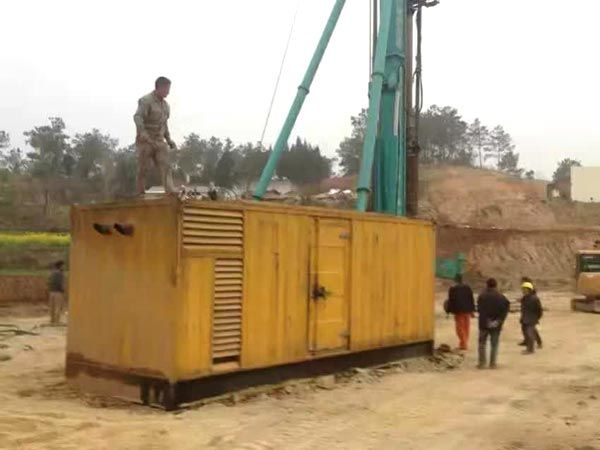 船营如何判断水冷式机油散热器密封件是否需要更换？
